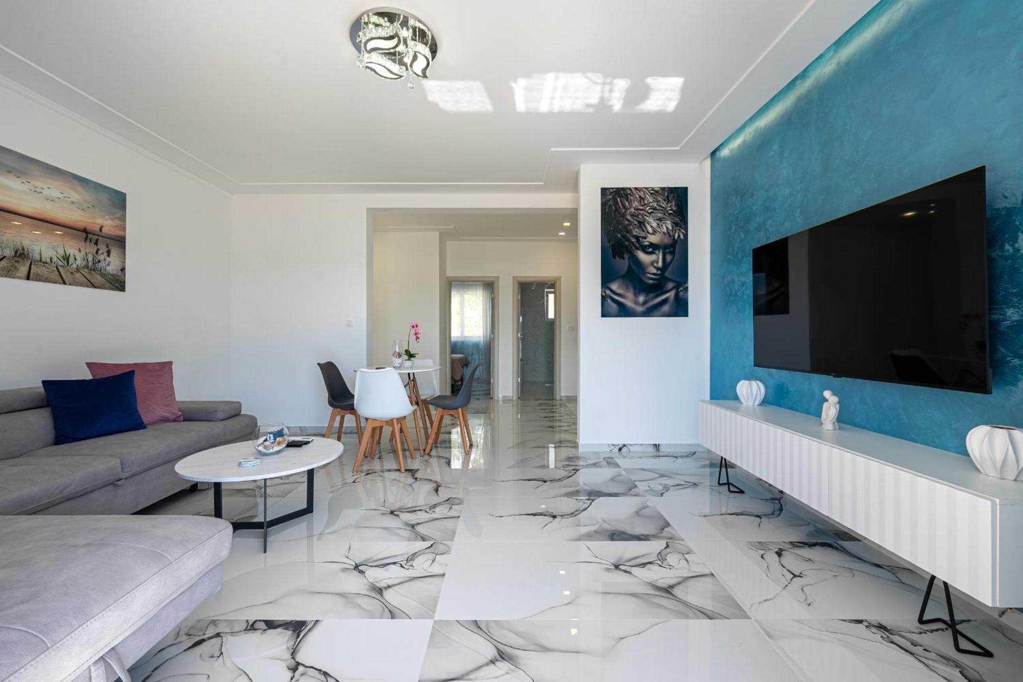 Iria Apartment *